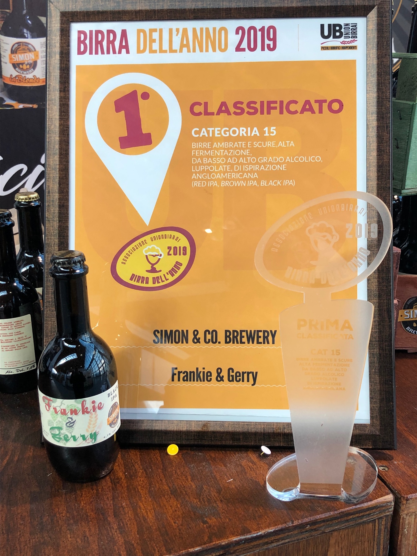 Targa 1° classificato Birra dell'Anno 2019 — Frankie & Gerry, Simon and Co. Brewery